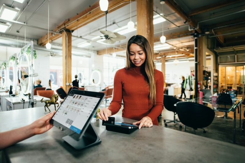 E-Commerce and mobile shopping application